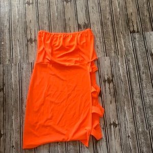 Short Dress cutout on the side